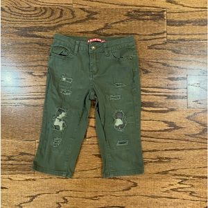 Elite Girls camoflauge capri pants size 10